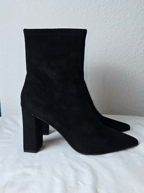 Wild Pair Shoes - Wild Pair Iloise Pointed-Toe Block-Heel Dress Booties,  - Black